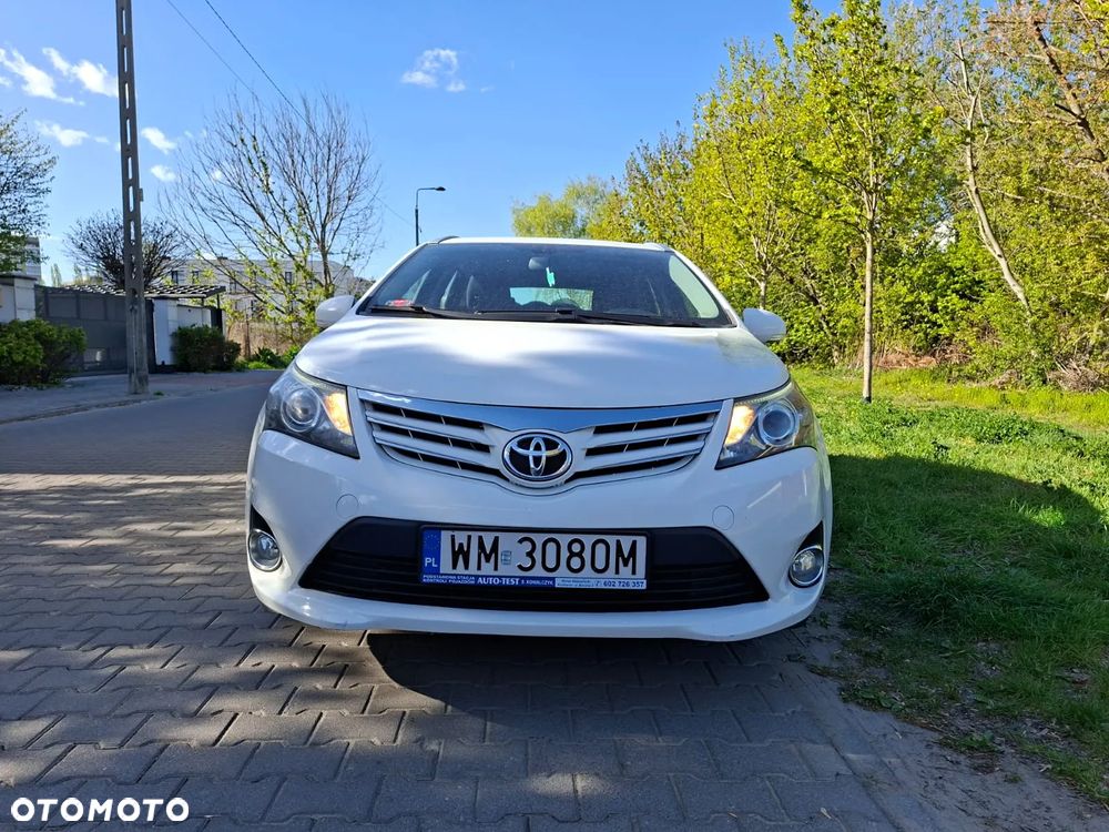 Toyota Avensis 2.0 Style - 10