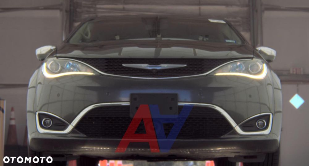 Chrysler Pacifica - 4
