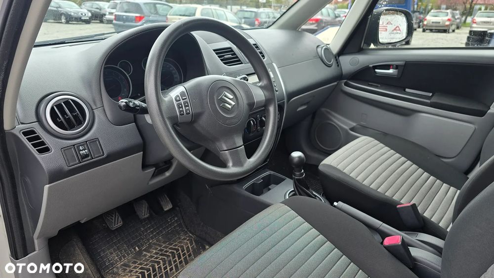 Suzuki SX4 1.6 Comfort - 18