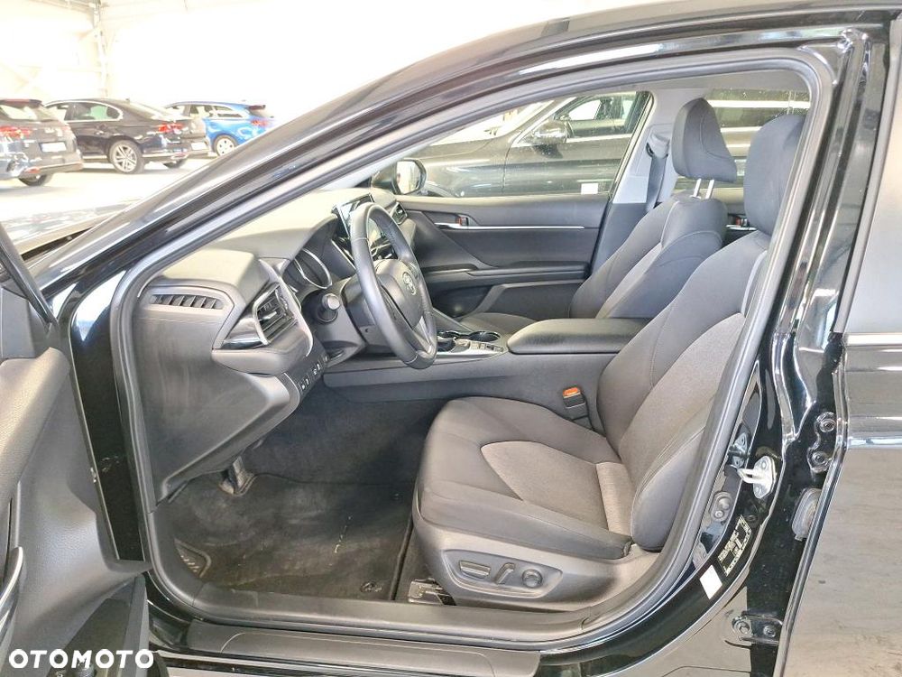 Toyota Camry - 9