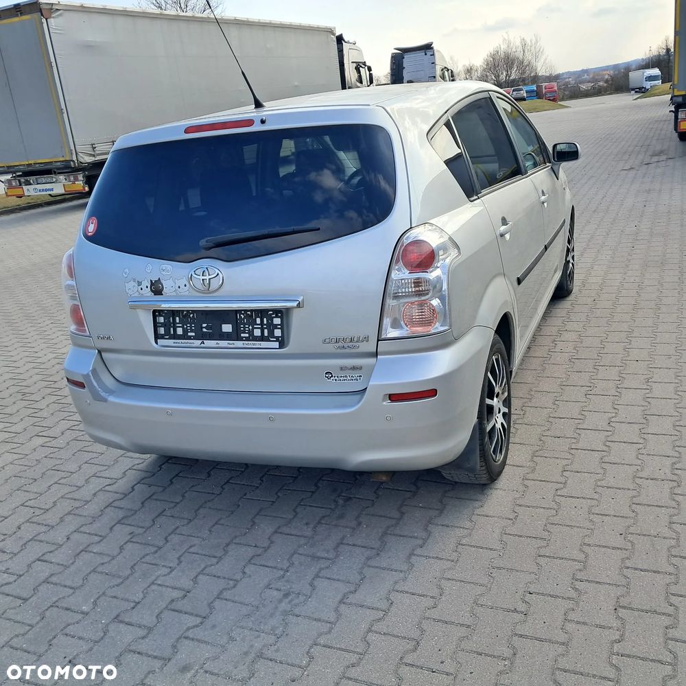 Toyota Corolla Verso - 3