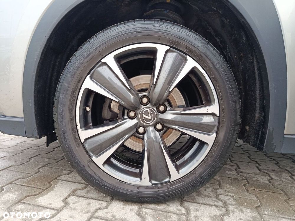Lexus UX - 16