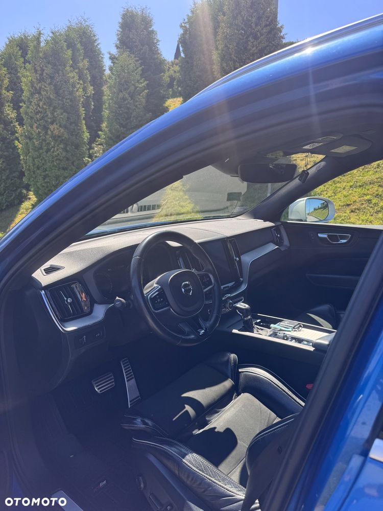 Volvo XC 60 D5 SCR AWD R-Design - 11