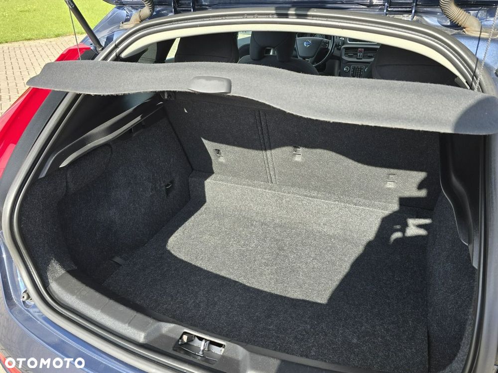 Volvo V40 - 18