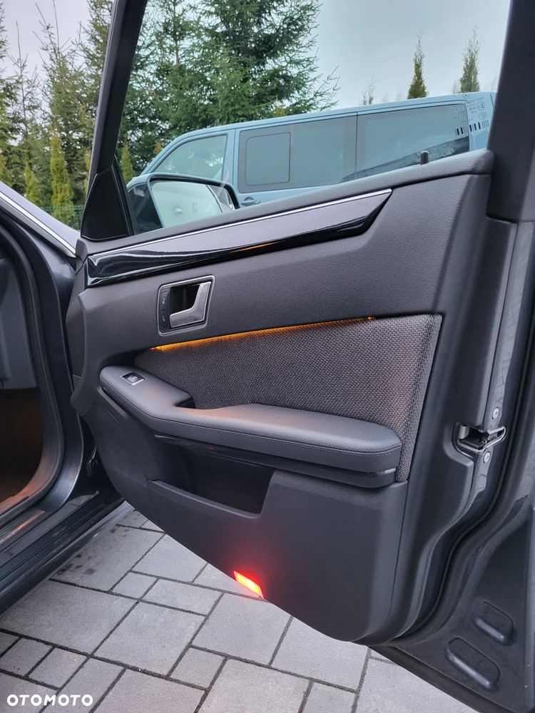 Mercedes-Benz Klasa E 200 CDI DPF BlueEFFICIENCY 7G-TRONIC Avantgarde - 13
