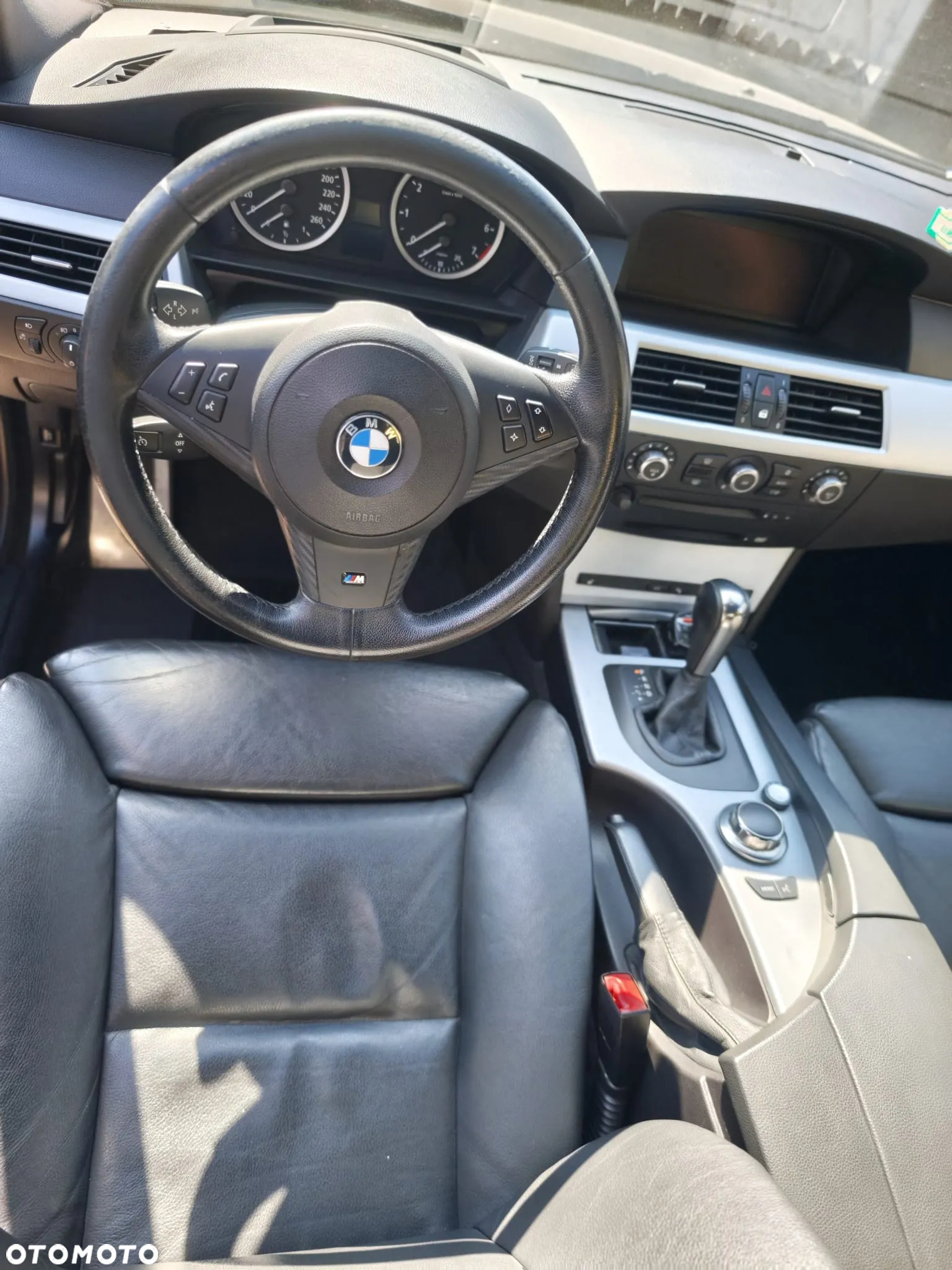 BMW Seria 5 540i - 23