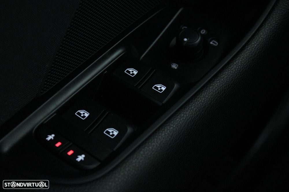 Audi A3 Limousine 30 TDI - 32