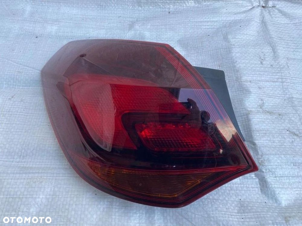OPEL ASTRA IV 4 J HB lampa tylna lewa tył - 1