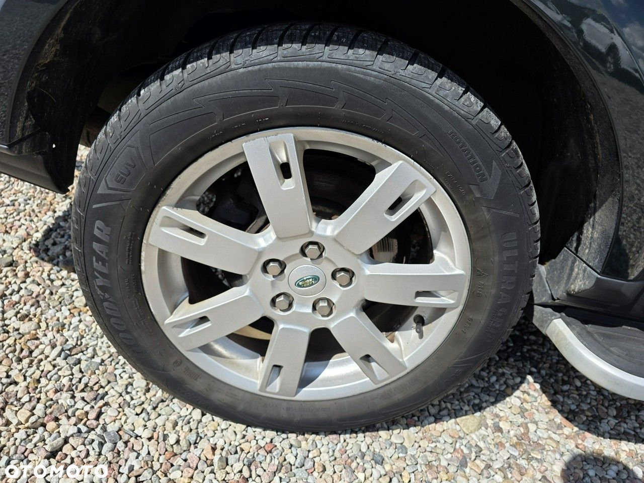 Land Rover Discovery IV 2.7D V6 S - 25