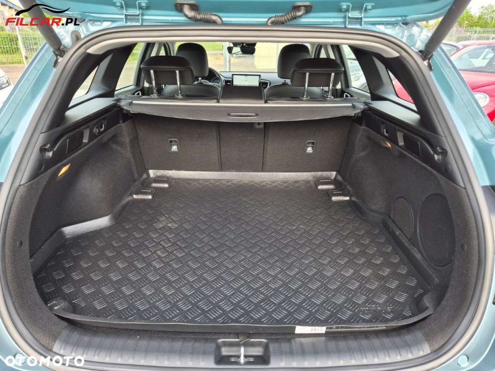 Kia Ceed - 31