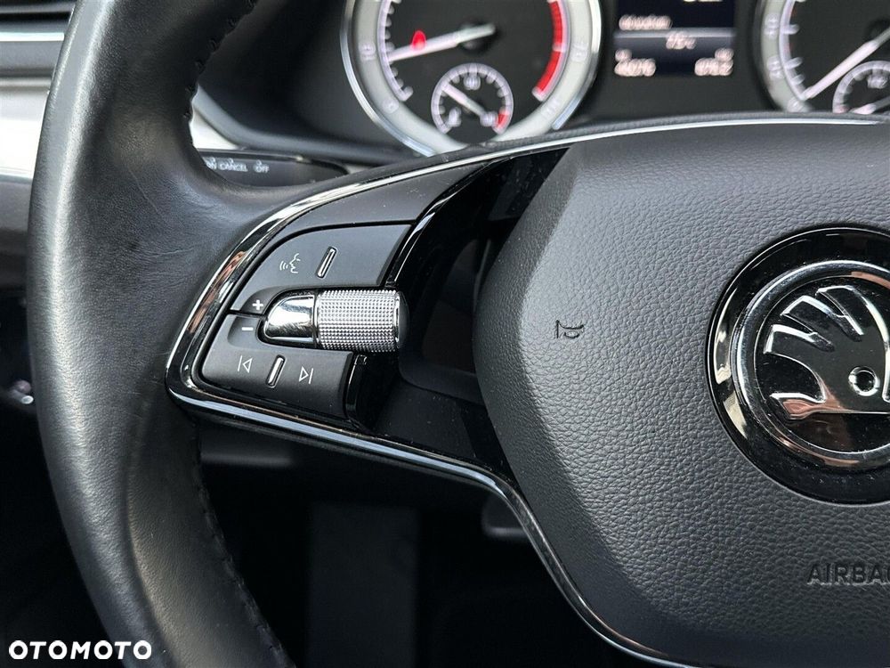 Skoda Superb 2.0 TSI L&K DSG - 17