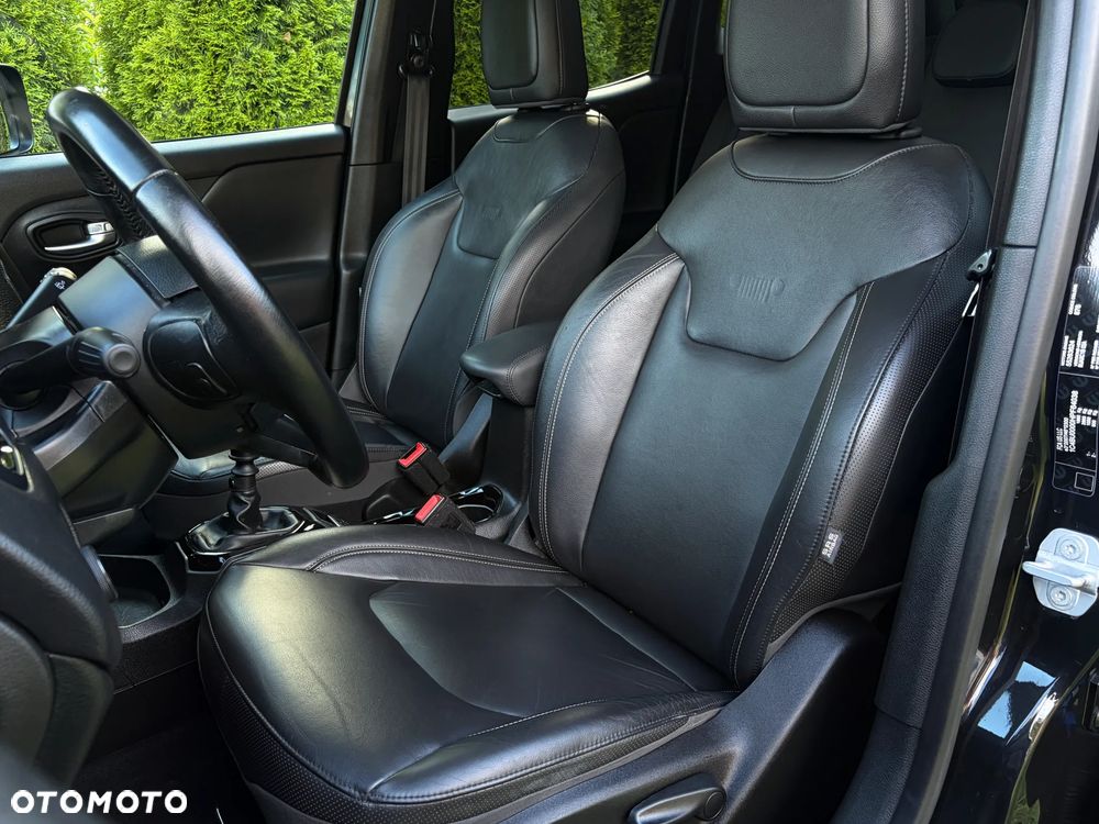 Jeep Renegade 1.4 MultiAir Night Eagle - 25