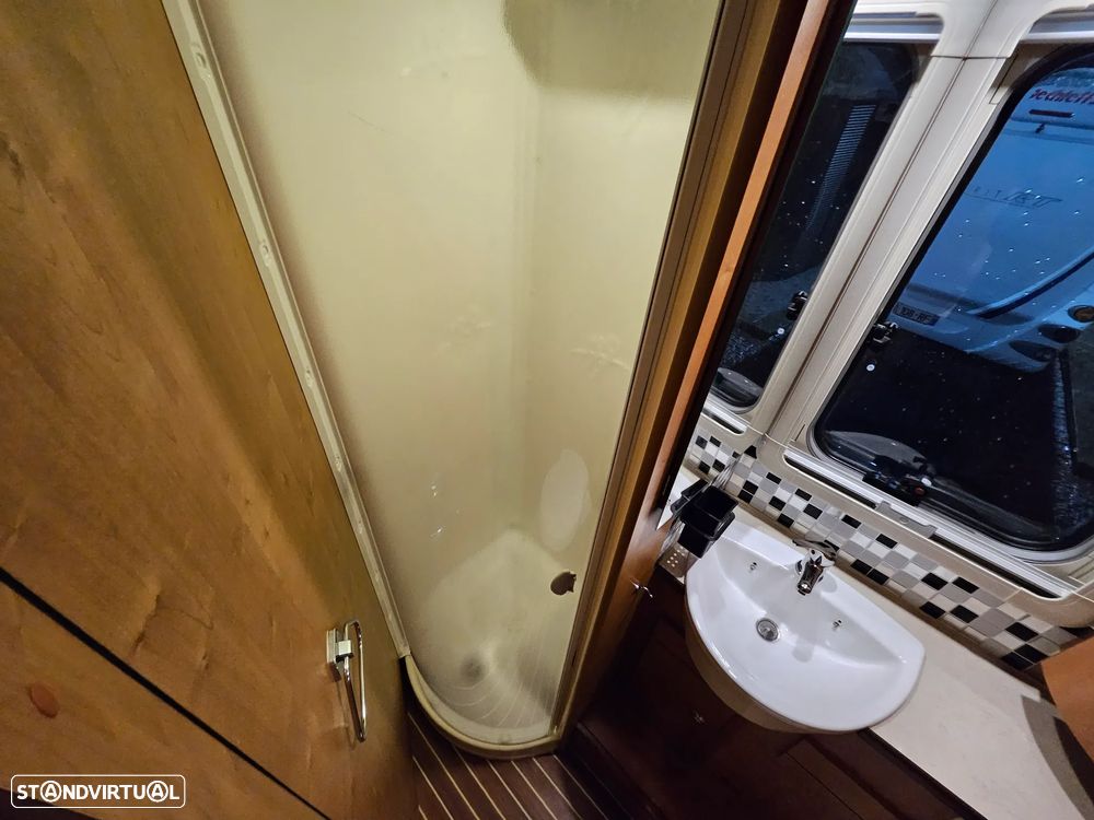 Rapido Le Randonneur 9083DF CHASSI AL-KO CAMA TRANSVERSAL + BASCULANTE - 47