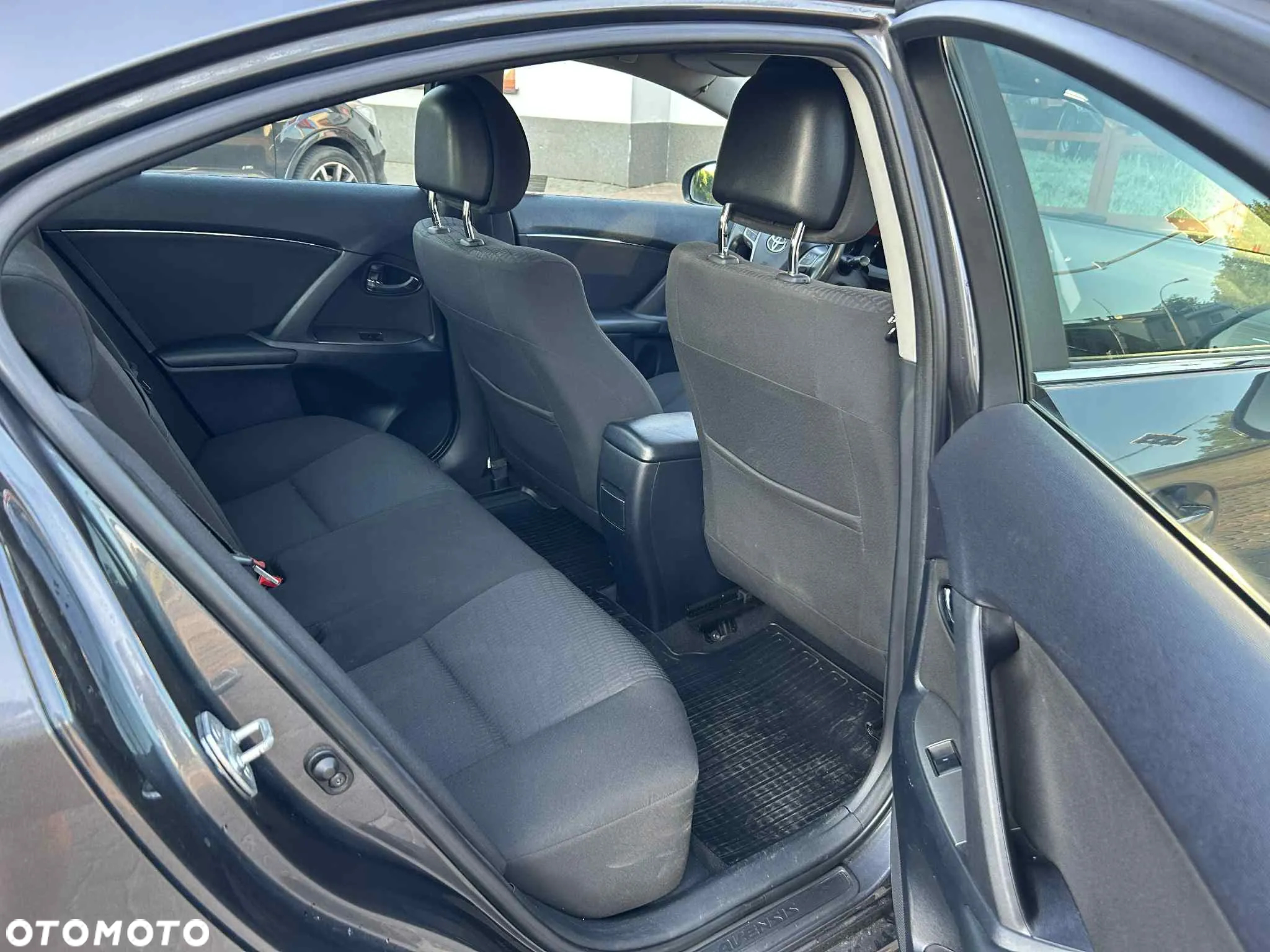 Toyota Avensis 1.8 Sol NAVI - 10