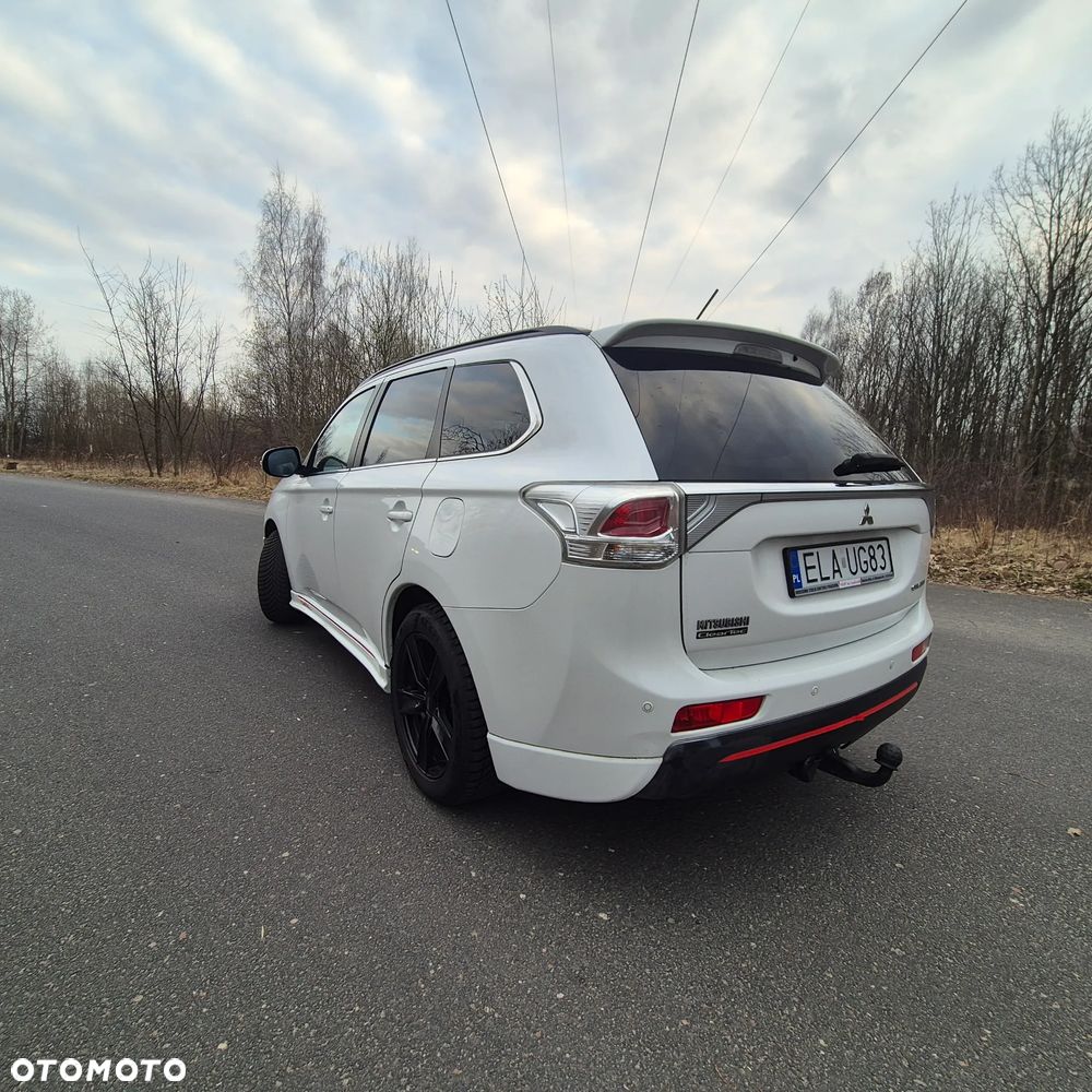 Mitsubishi Outlander - 4