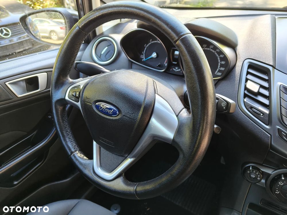 Ford Fiesta - 38