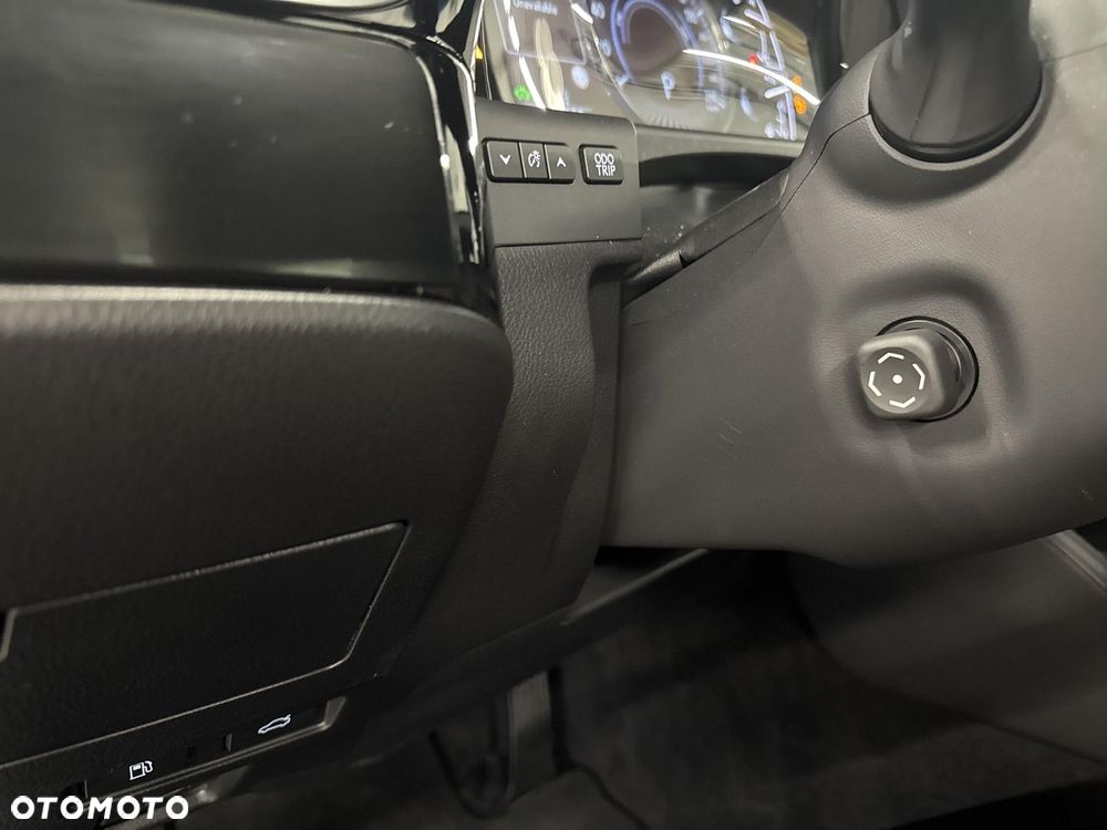 Lexus ES 300h Business Edition - 17