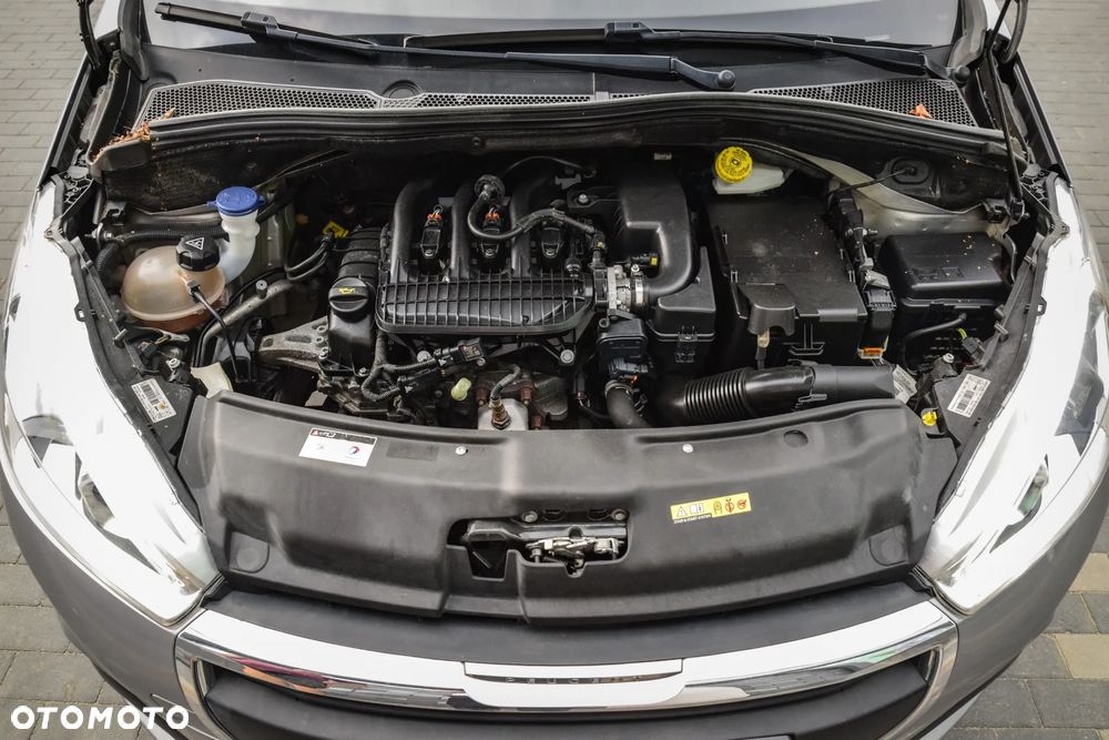 Peugeot 208 - 37