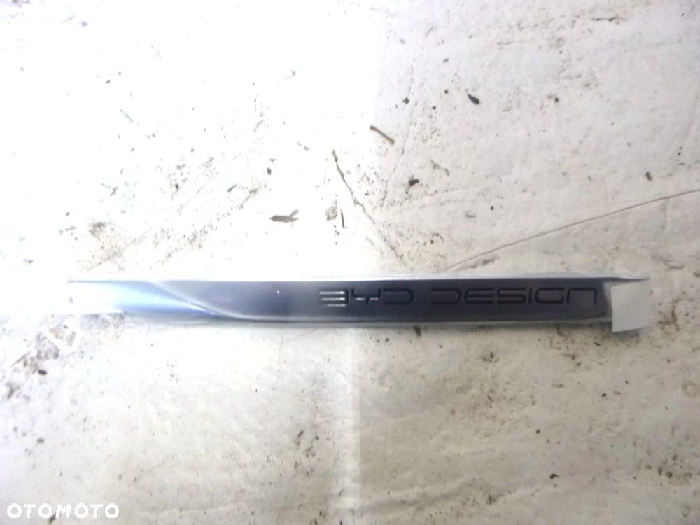 BYD ATTO 3 2022- listwa błotnika lewa chrom nowa oe - 1
