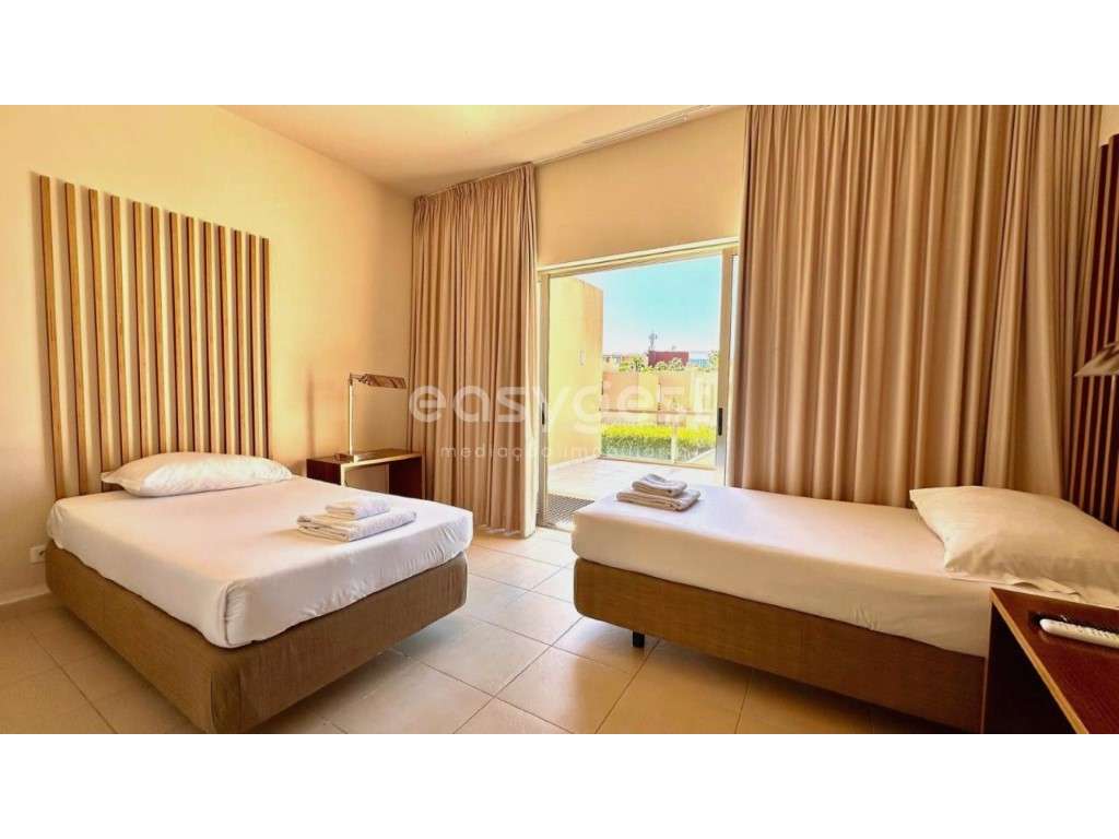 Moradia contemporânea T4 com piscina exclusiva e perto do mar. - Grande imagem: 3/19