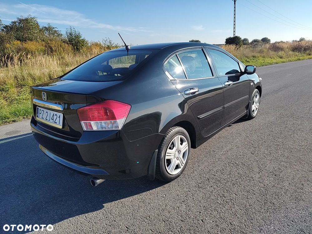 Honda City 1.4 Comfort - 8