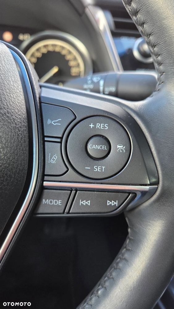 Toyota Camry 2.5 Hybrid Executive CVT - 17