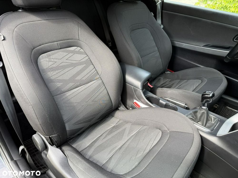 Kia Ceed - 9