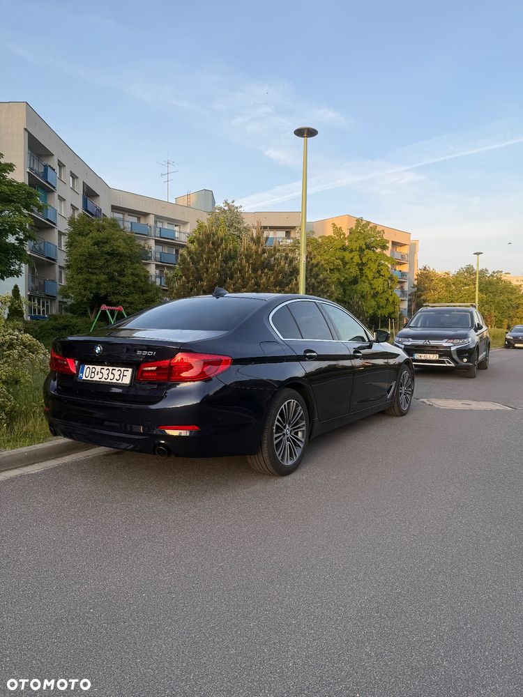 BMW Seria 5 530i Sport Line sport - 4