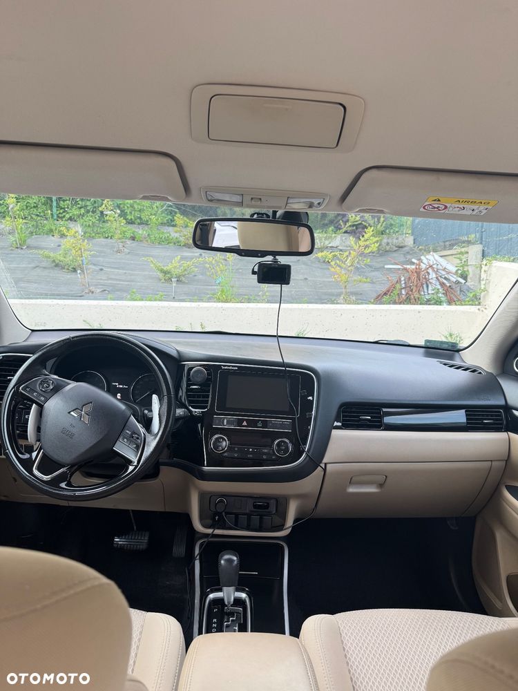 Mitsubishi Outlander 2.0 Intense + SDA 4WD CVT - 19