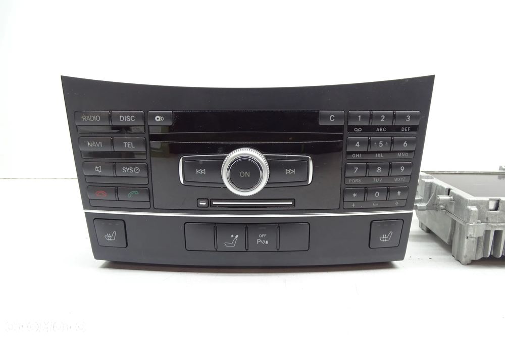 Mercedes E Klasa W212 W207 Radio z wyświetlaczem A2129008409 A2129005000 - 2