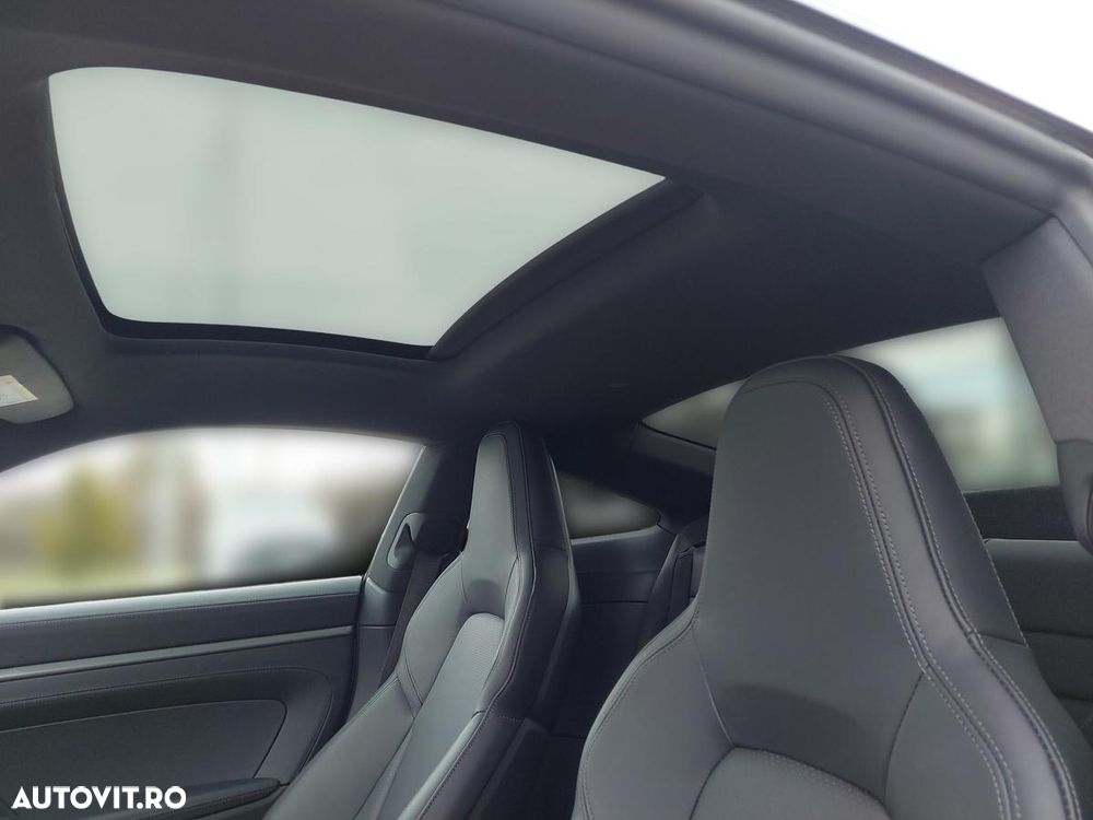 Porsche 911 Carrera PDK - 18