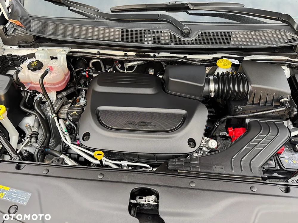 Chrysler Pacifica - 17