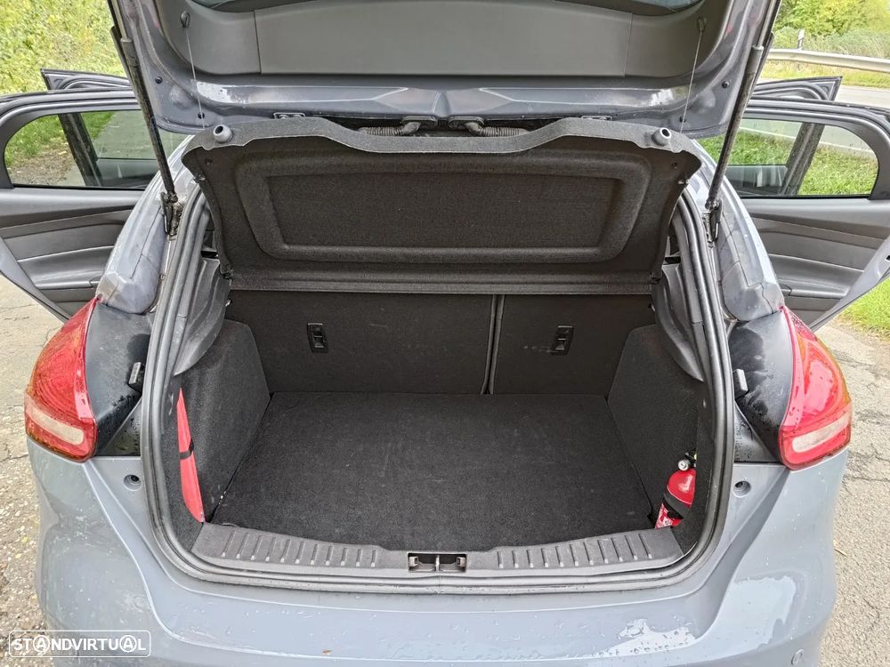 Ford Focus 2.0 EcoBoost ST c/ Pack Pele Exclusiva - 13