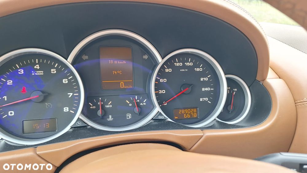 Porsche Cayenne - 12