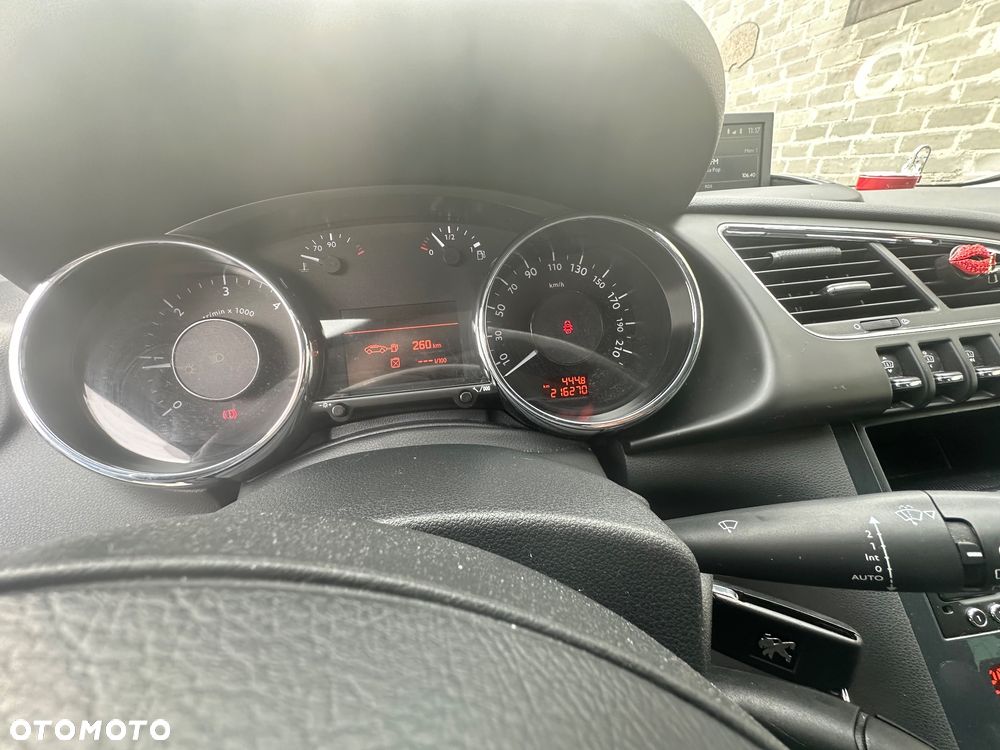 Peugeot 3008 HDi 115 Active - 8