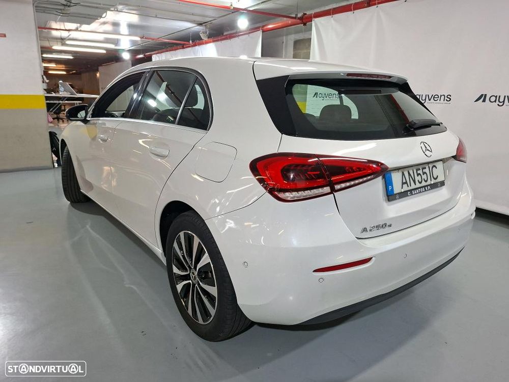Mercedes-Benz A 250 e Style Plus - 2