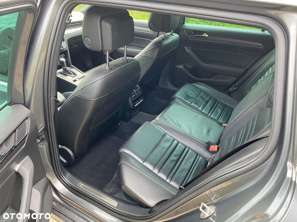 Volkswagen Passat Variant 2.0 TDI SCR DSG Highline - 15