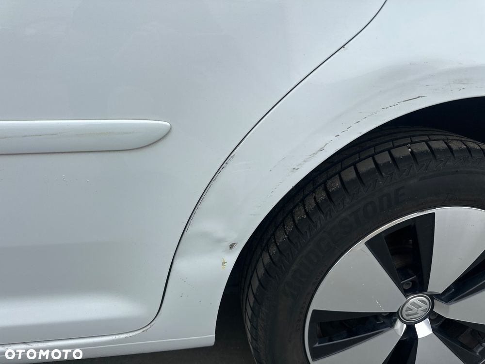 Volkswagen Touran - 17