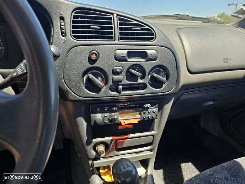 Mitsubishi Lancer 1.3 GLX - 16
