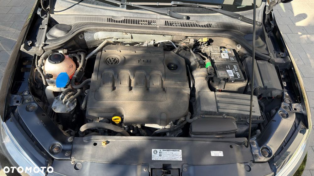 Volkswagen Jetta 2.0 TDI DPF BMT Trendline - 12