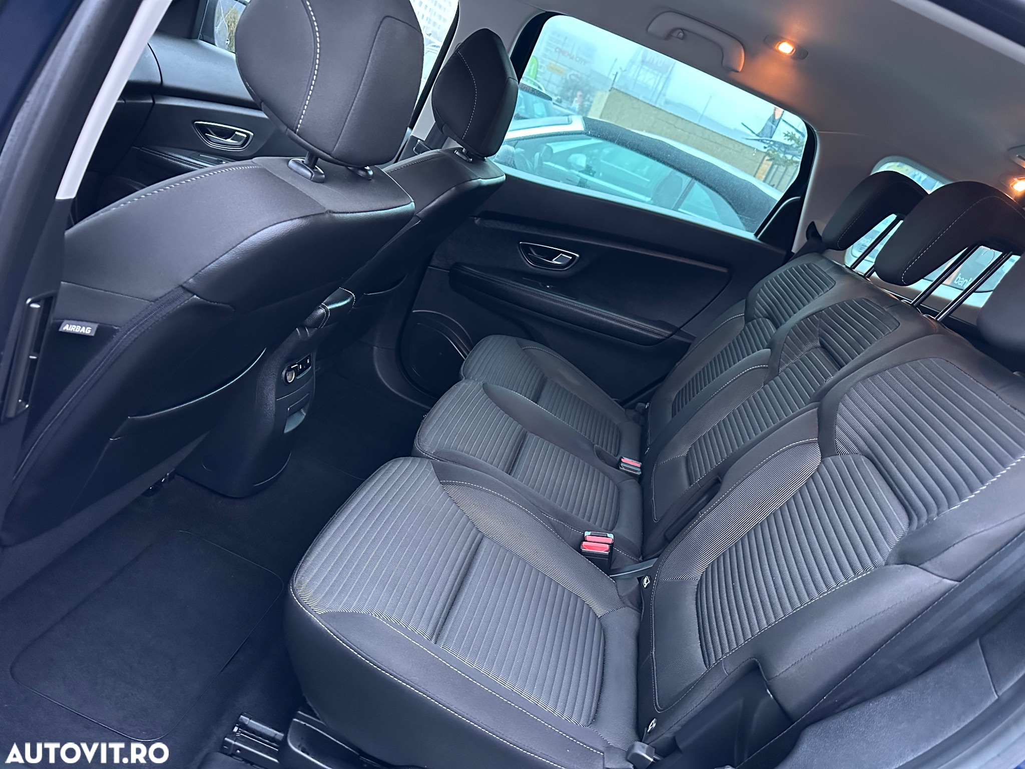 Renault Grand Scenic BLUE dCi 120 EDC BUSINESS EDITION - 6