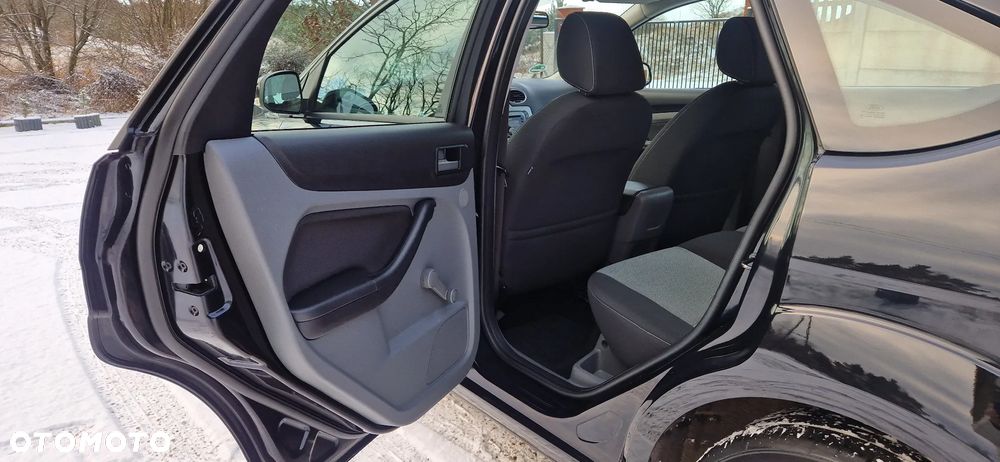 Ford Focus 1.6 16V Style - 22