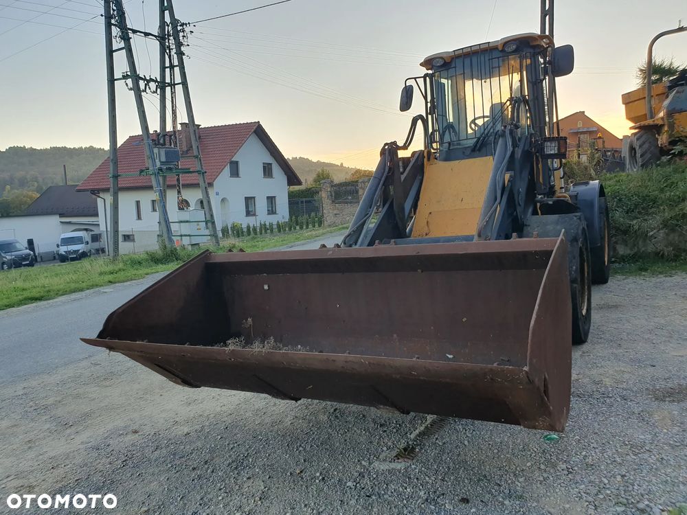 JCB - 9