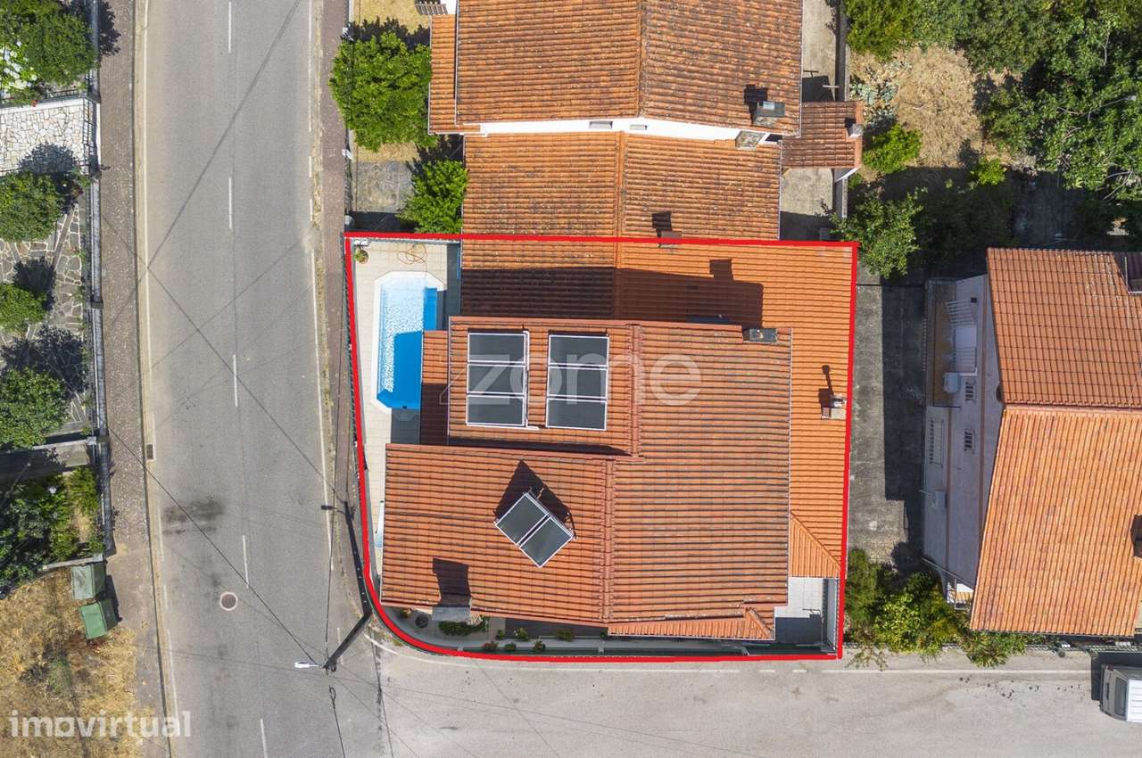 Moradia T4 com piscina aquecida na Gândara - Arganil - Grande imagem: 3/39
