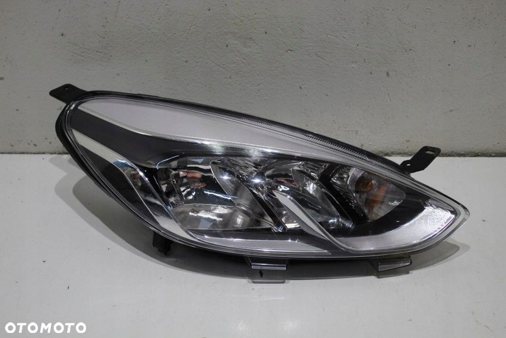 Ford Fiesta MK8 Lampa Przód Przednia Prawa Ładna - 1