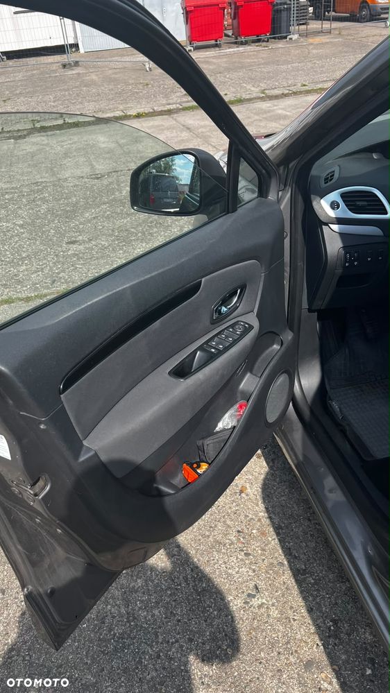 Renault Scenic 1.5 dCi Life - 6