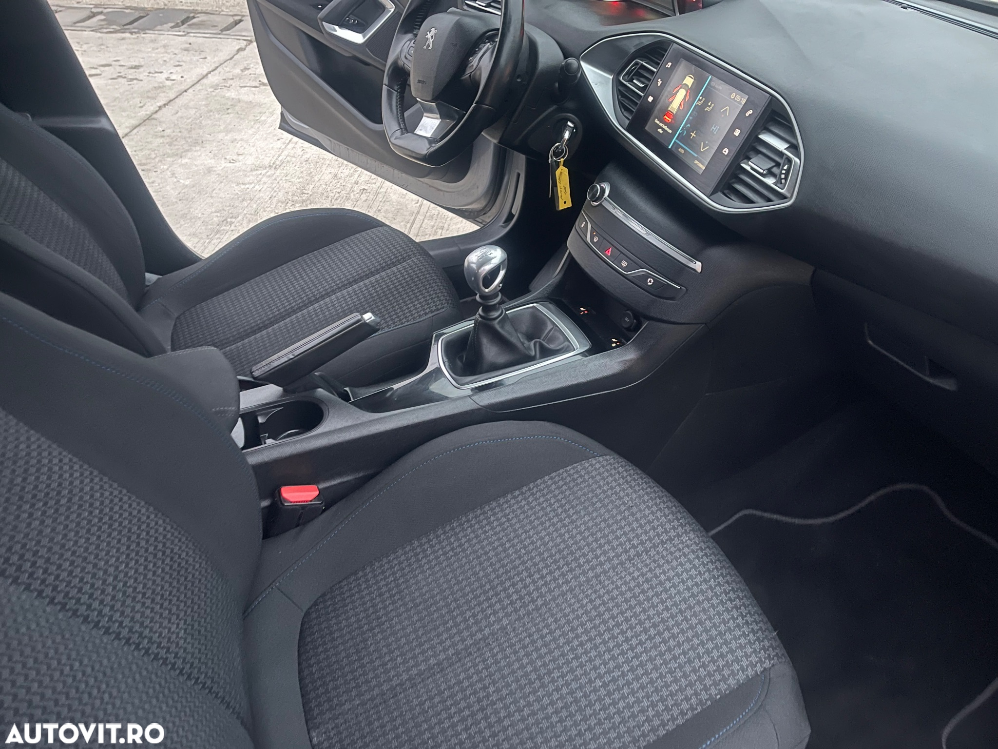 Peugeot 308 BlueHDi FAP 130 Stop & Start Allure Pack - 33
