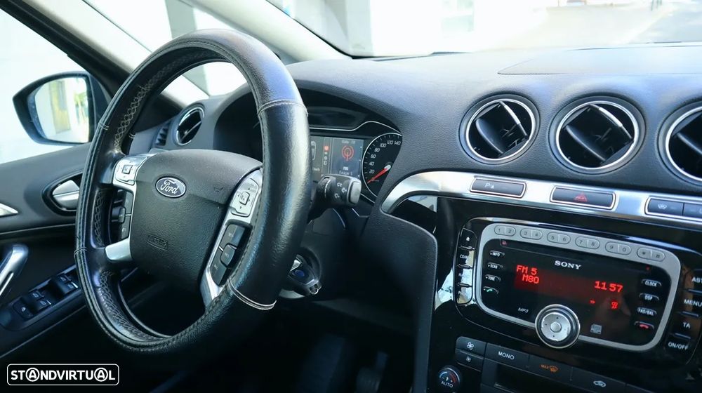 Ford S-Max 2.0 TDCi Titanium 7L - 35