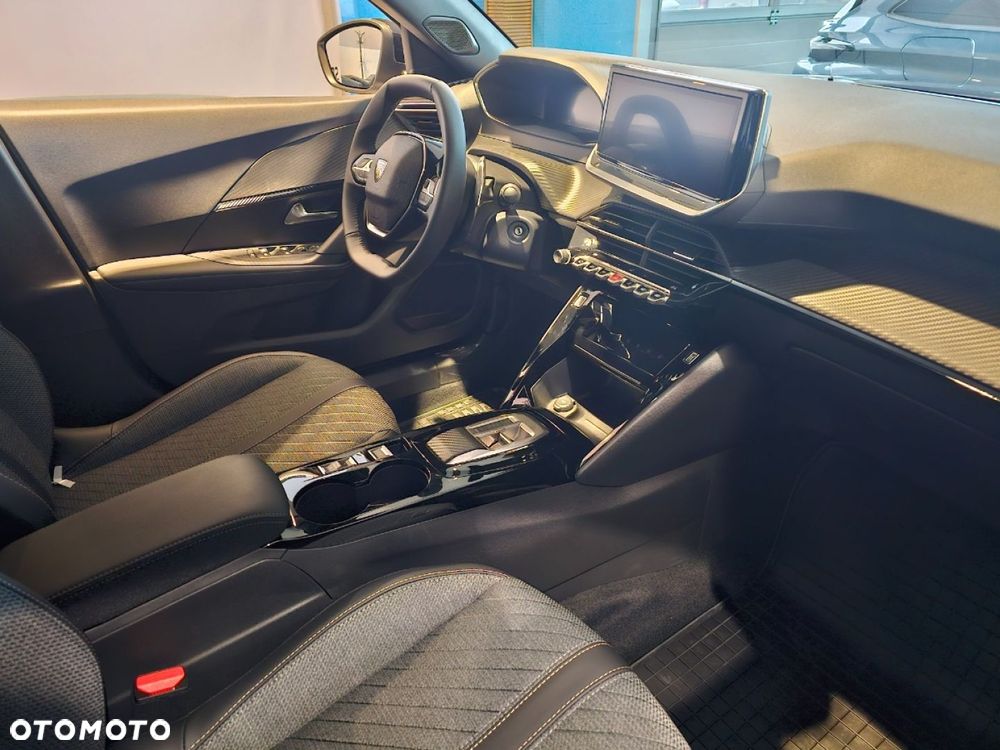 Peugeot 2008 - 4
