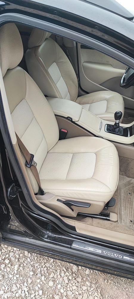 Volvo V70 2.0 Momentum - 27